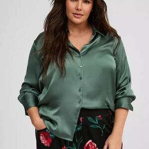 NWT 4X TORRID Satin Button Up Long Sleeve Shirt~Dark FORREST